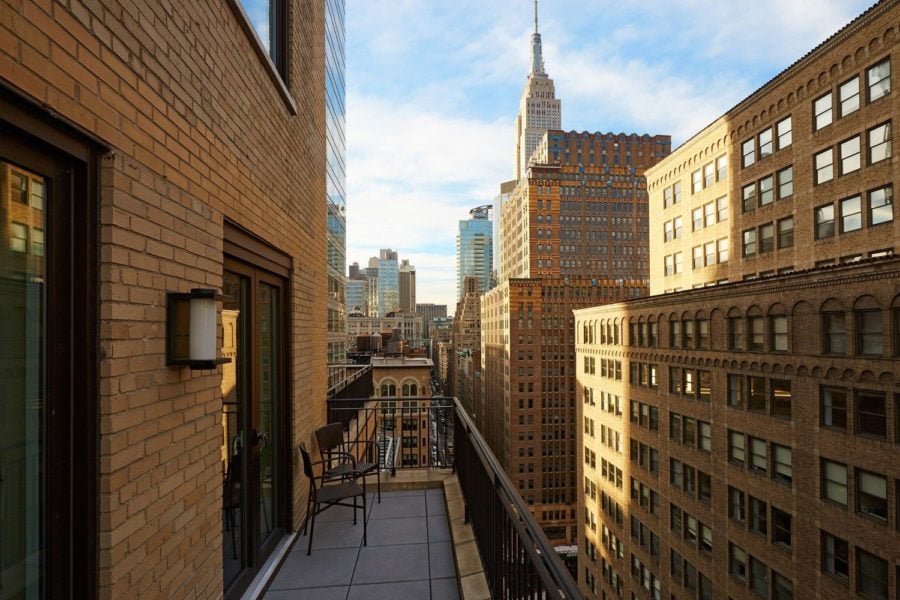 deluxe-guest-room-balcony-with-empire-state-building-view-nyc-marmara-park